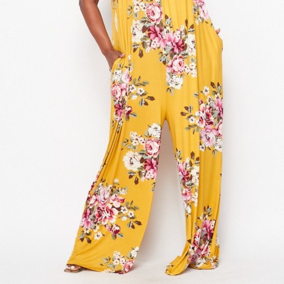 Floral print Beauty in a Jumpsuit - Picture 2 of 8